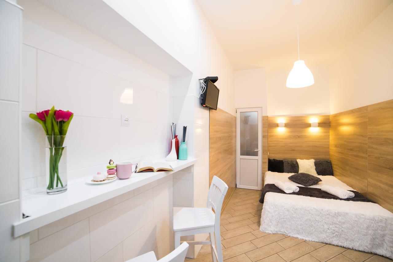 Smart Apartment On Filatova Lviv Exterior photo